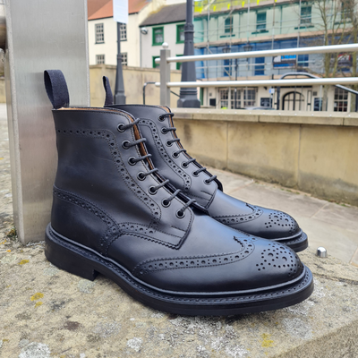 Trickers Stow - Black Calf Dainite Or Leather Sole Dainite